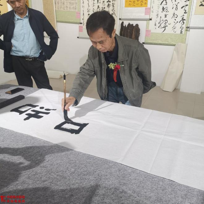 PicsArt_10-08-10.20.33.jpg PicsArt_10-08-10.20.33.jpg