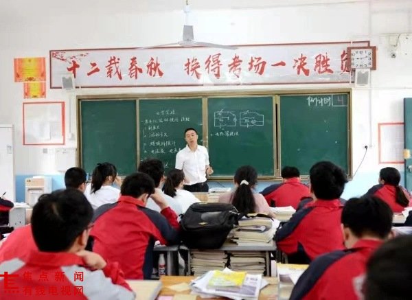 PicsArt_09-09-03.00.31.jpg PicsArt_09-09-03.00.31.jpg