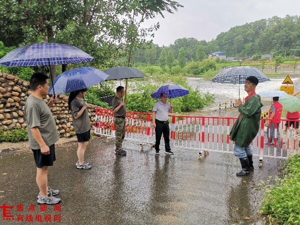 闻“汛”而动勇担当 凝心聚力护平安 ——下汤镇全力筑牢防汛安全屏障